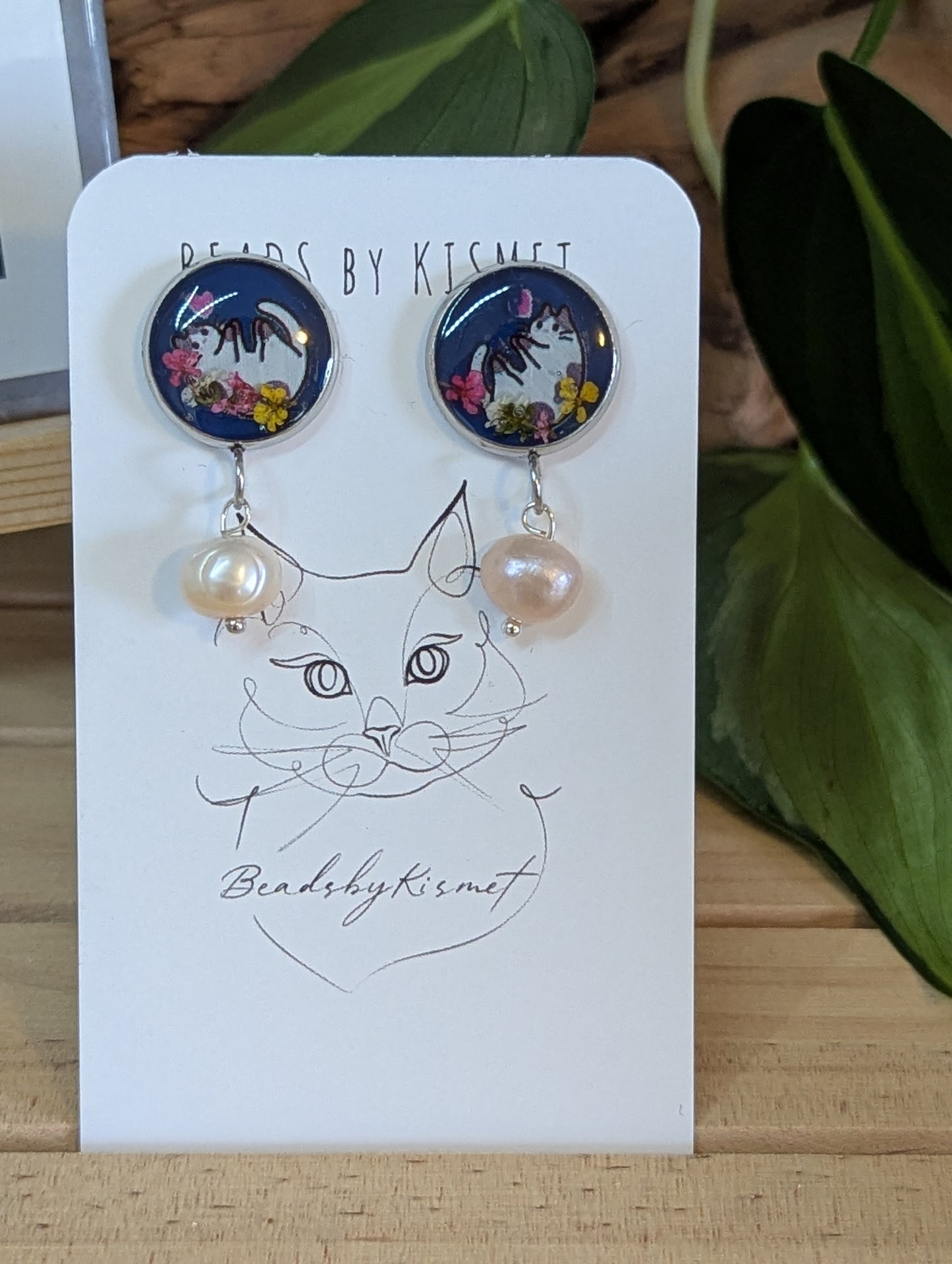 Garden Cat with Freshwater Pearls - Silver 🩶