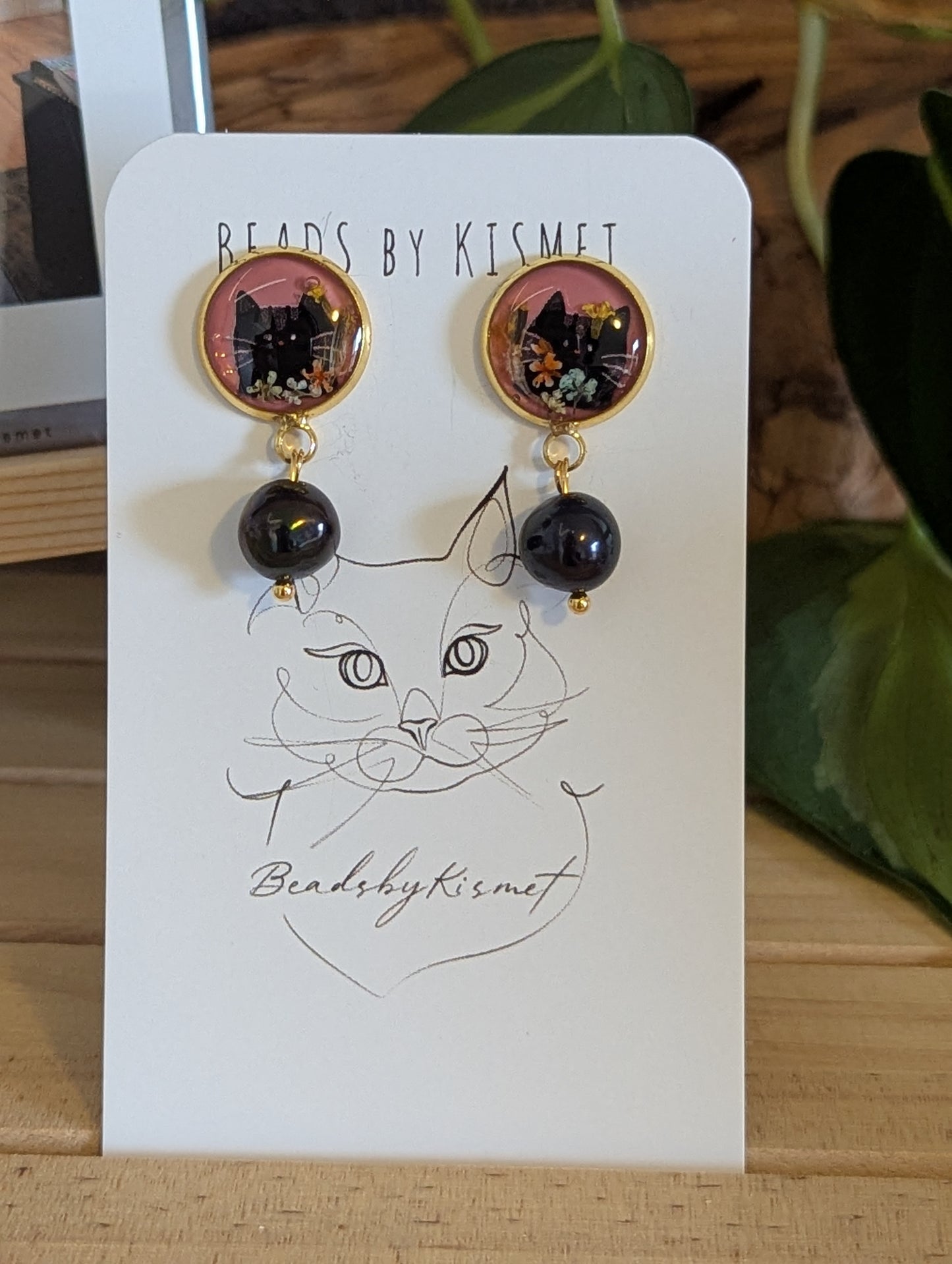 Garden Cat with Freshwater Pearls – Gold ✨