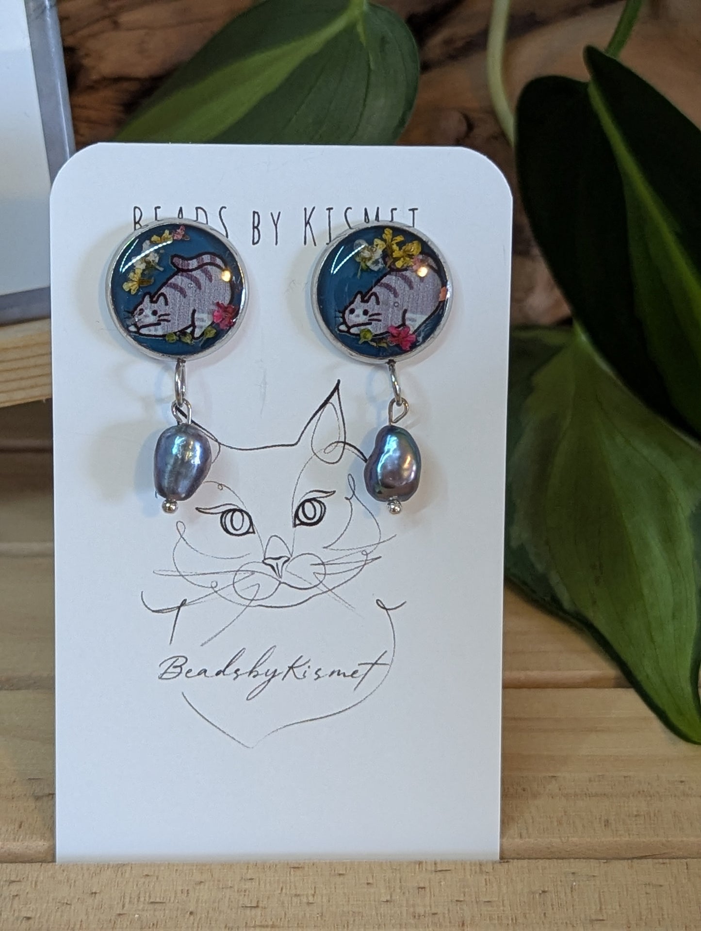 Garden Cat with Freshwater Pearls - Silver 🩶